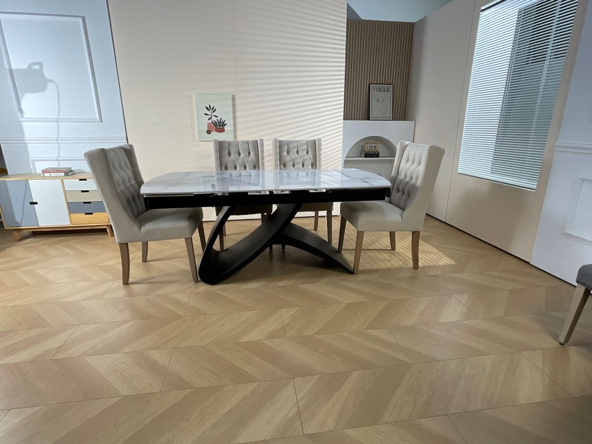 Table Semi Infinity with Delta Chairs (5)